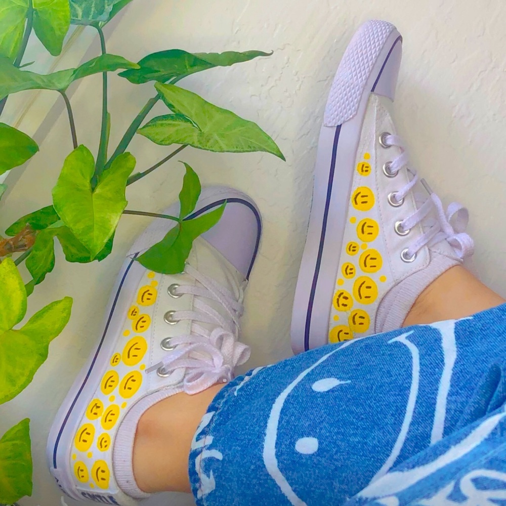 Custom Smiley Faces Airwalks/ knock off Converse